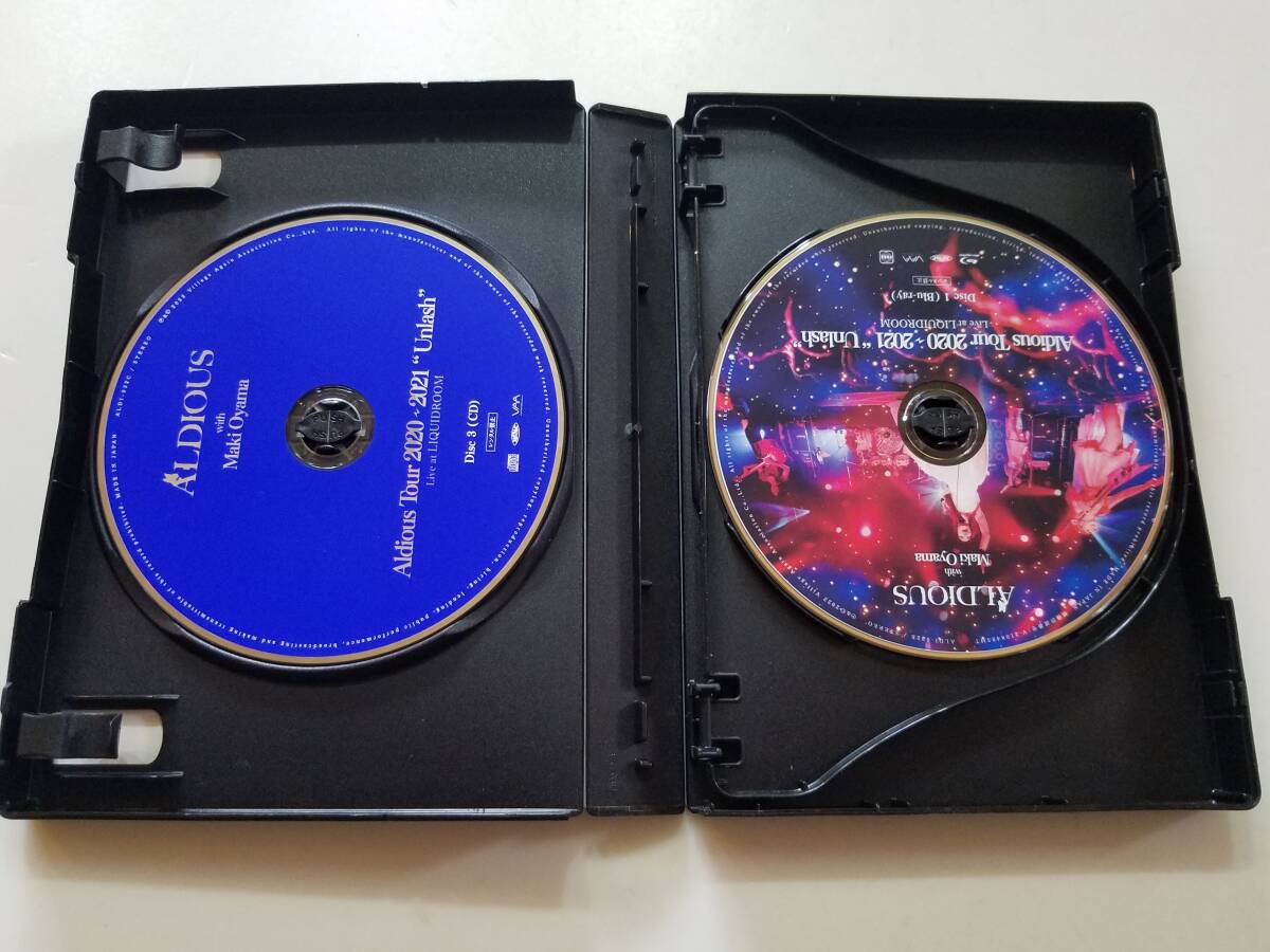 【中古Blu-ray+DVD+CD Aldious with Maki Oyama アルディアス・ツアー Live at LIQUIDROOM 2020-2021 “アンラッシュ” Unlash 】の画像4