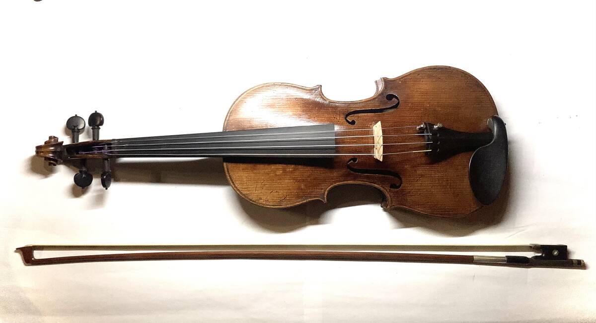 バイオリン　オールドタイプ　4/4　1813年シュヴァイツァー氏製作　1905年にロンドンでリストア済　弓、ケース、バッグ付き　希少品