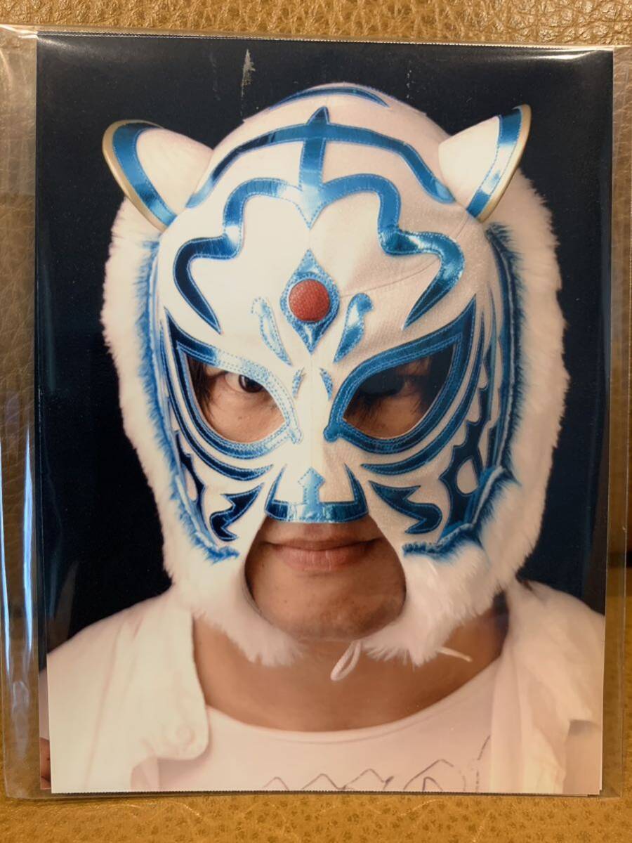  Tiger Mask ... futoshi белый ламе YN производства соревнование для маска с автографом очень редкий 