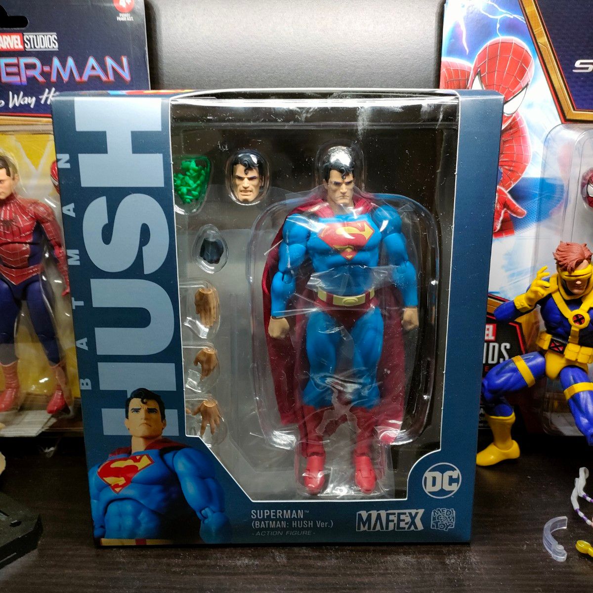 MAFEX マフェックス SUPERMAN HUSH Ver. 全高約160mm 塗装済み アクションフィギュア MAFEX