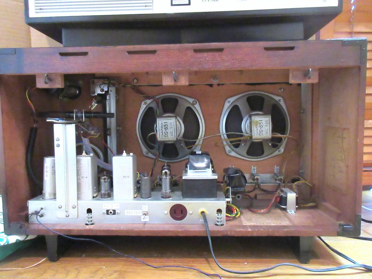 【低ハム、良い音、綺麗、レストア済み SANYO 真空管ラジオ SF-680型２スピーカー式】の画像5