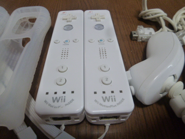 RSJN069【送料無料 動作確認済】Wii リモコン モーションプラス　ジャケット ストラップ　ヌンチャク　ホワイト　白　純正品 2個セット_画像3