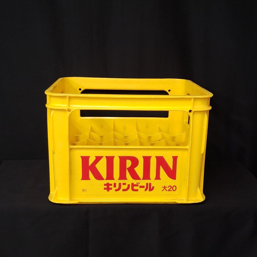 KIRINビール ビールケース　大びん用　キリン　酒屋　飲み屋　インテリア　昭和レトロ　レトロ雑貨　20本入　簡易椅子【120e1815】_画像2