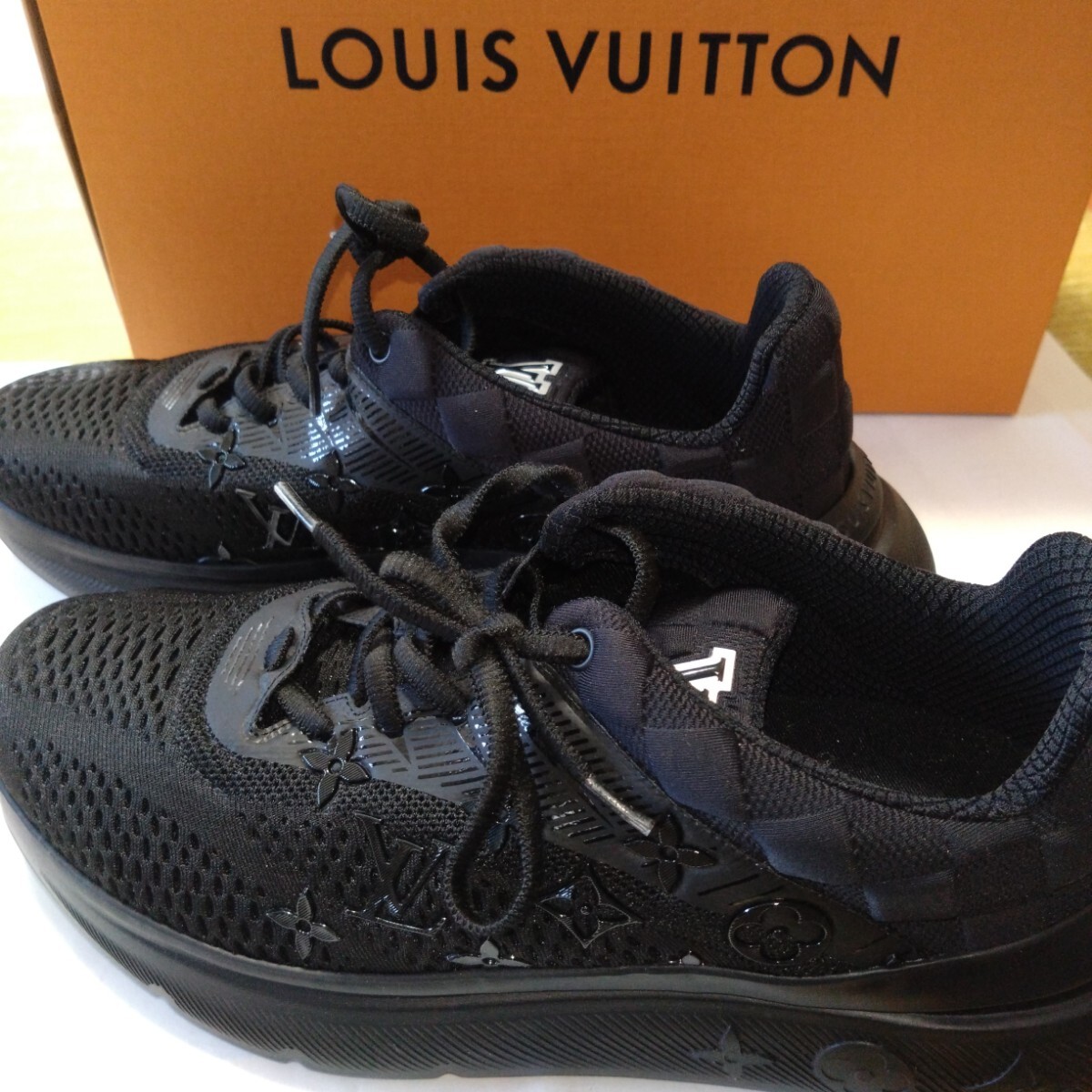 スーパーSALE　26.5センチ　靴　ルイヴィトン　LV スニーカー 黒 モノグラム　LOUISVUITTON　●26.5センチ●_画像5