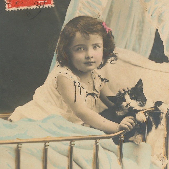 猫と子供(15)F81◆少女 少年 ねこ ネコ アンティークポストカード フランス ドイツ ベルギー イタリア イギリス ビンテージ 外国絵葉書_画像1