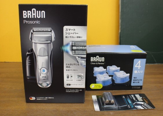 のK3246　　ブラウン　シリーズ7　メンズ電気シェーバー 　BRAUN Series7　7090cc　洗浄システム　洗浄カートリッジ　ケース付き_画像1