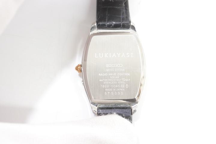 【中古】SEIKO 1B22-0CA0 LUKIA LUKIAYASE セイコー 腕時計 白 ホワイト×銀 シルバー×金 ゴールド レディース_画像3