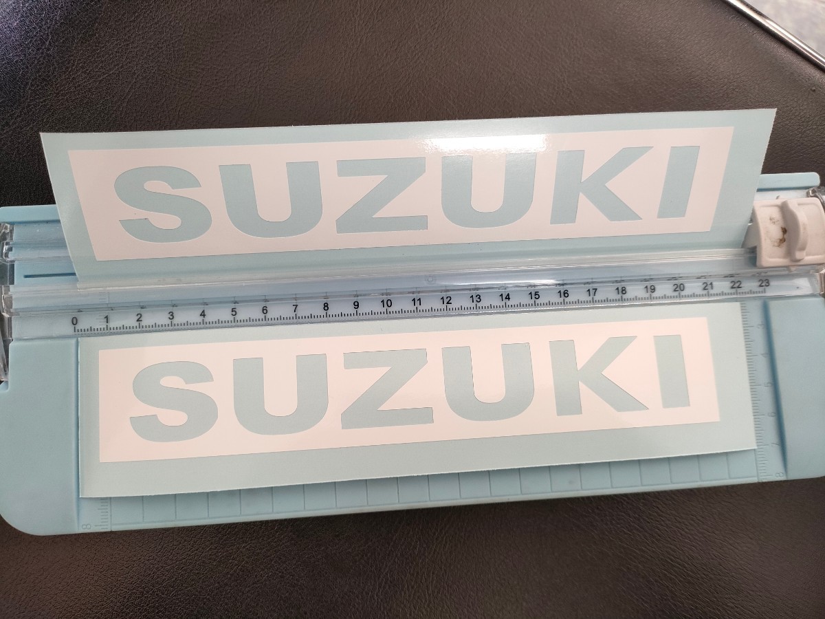 スズキ SUZUKI ステッカー 2枚セット ホワイト 白 枠文字 抜き文字 切り抜き マスキング等に 200mm×35mm サイズ・カラー・字体変更可能！_画像2