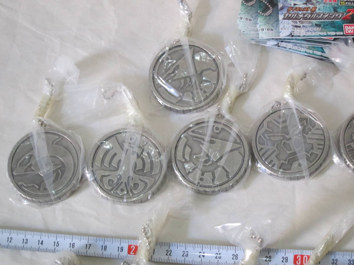 A set BANDAI Bandai Kamen Rider o-z die-cast made cell medal swing 1,2 17 pieces set ( all kind set is not )