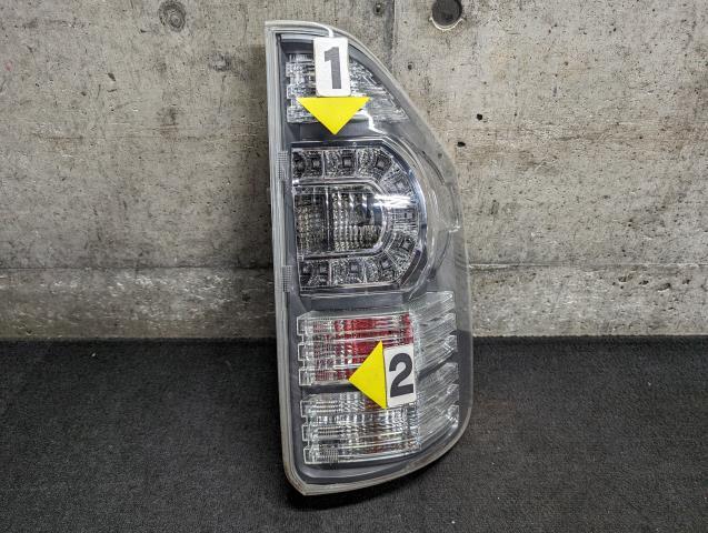 ヴォクシー ＶＯＸＹ　DBA-ZRR75G 右テールランプ 純正　Ｈ24　LED(点灯確認済み)　81550-28591　☆即決　_画像4