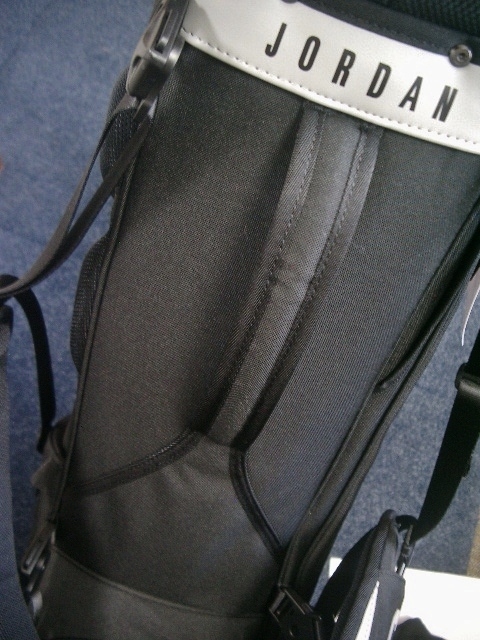 ☆未使用 マイケル・ジョーダン 限定３００本 アスリート向け 合繊素材 黒シルバー スタンドバッグの画像8