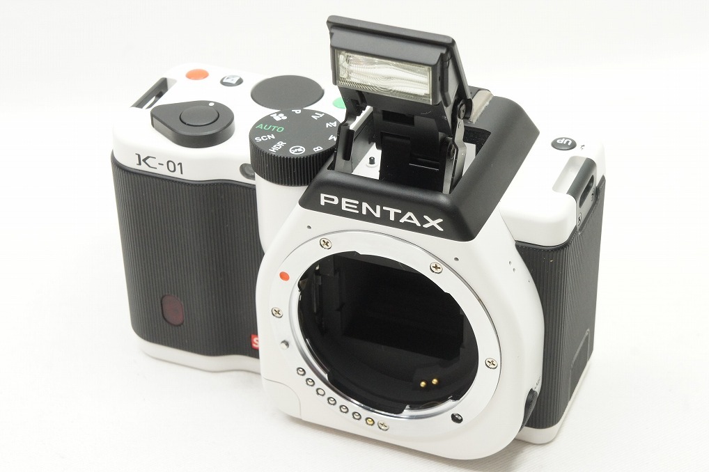 【適格請求書発行】良品 PENTAX ペンタックス K-01 ボディ Kマウント ミラーレス一眼 ホワイト×ブラック【アルプスカメラ】240308a_画像2