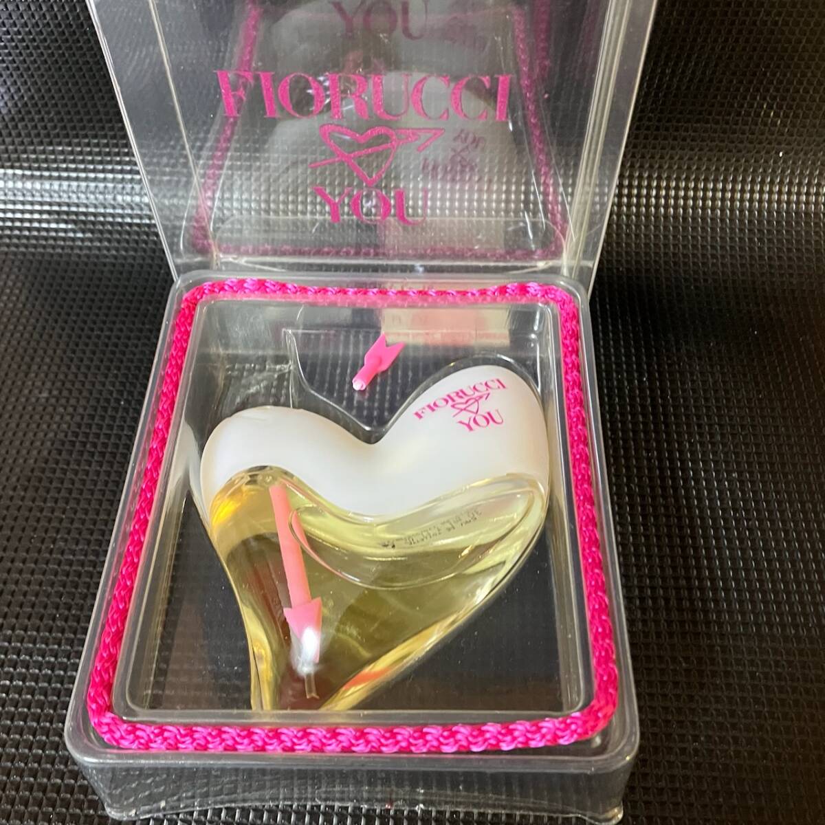 ◆フィオルッチ◆ ラブス ユー オードトワレ 30ml FIORUCCI LOVE YOU EDT レディース香水 残量たっぷり_画像1