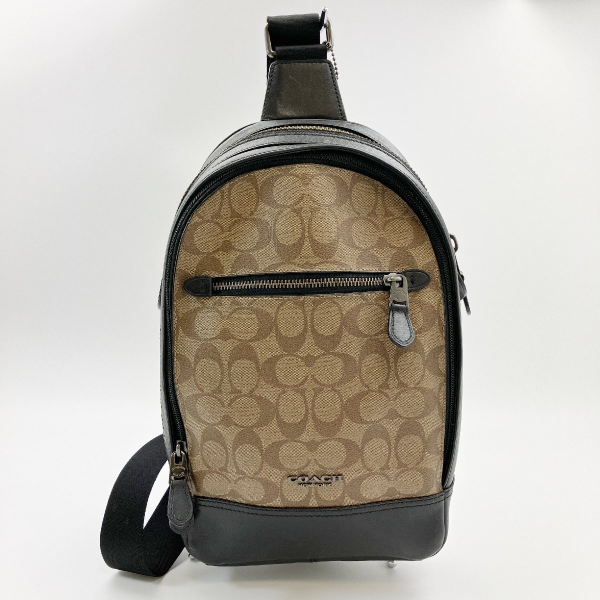 A）COACH コーチ ボディバッグ F37573 シグネチャー柄 グラハムパック USED 中古品 ファッション 斜め掛けバッグ ベージュ系 メンズ_画像9