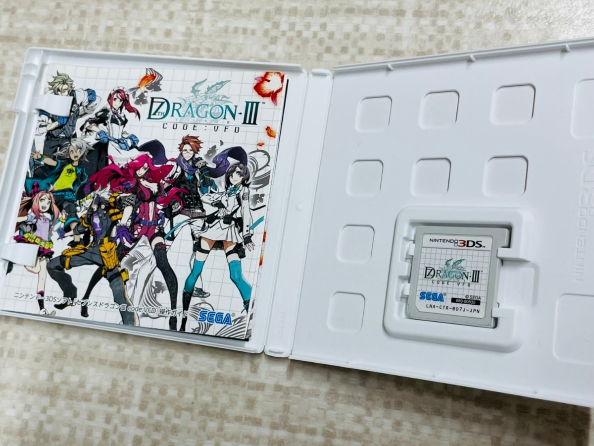 中古美品　3DS　セブンスドラゴン　Ⅲ　CODE VFO　ゲームソフト　動作未確認　3725_画像2