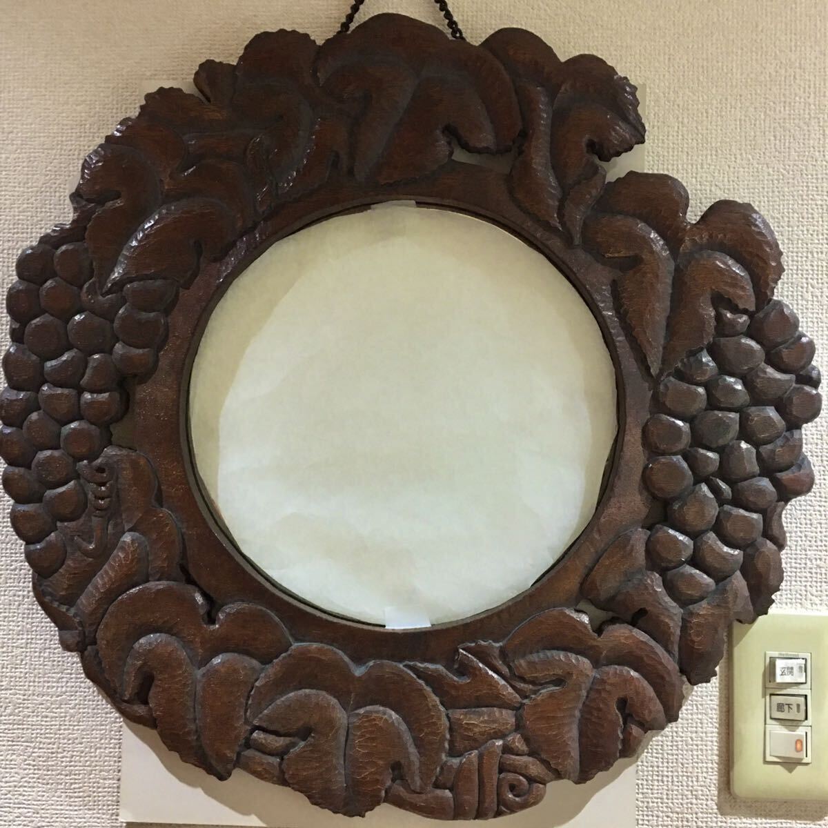 ヴィンテージ ウォールミラー 手彫り 木彫 鏡 葡萄図柄 彫刻 木工 工芸品 手作り 壁掛け鏡 日本製の画像1