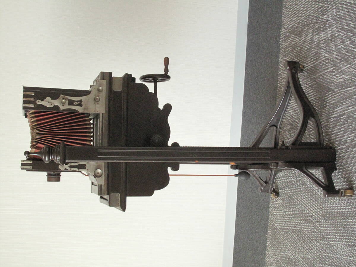  antique camera Anthony lens, Schneider 210 millimeter F4,5 attaching height 138× width 74× depth 74 centimeter stand steel made 