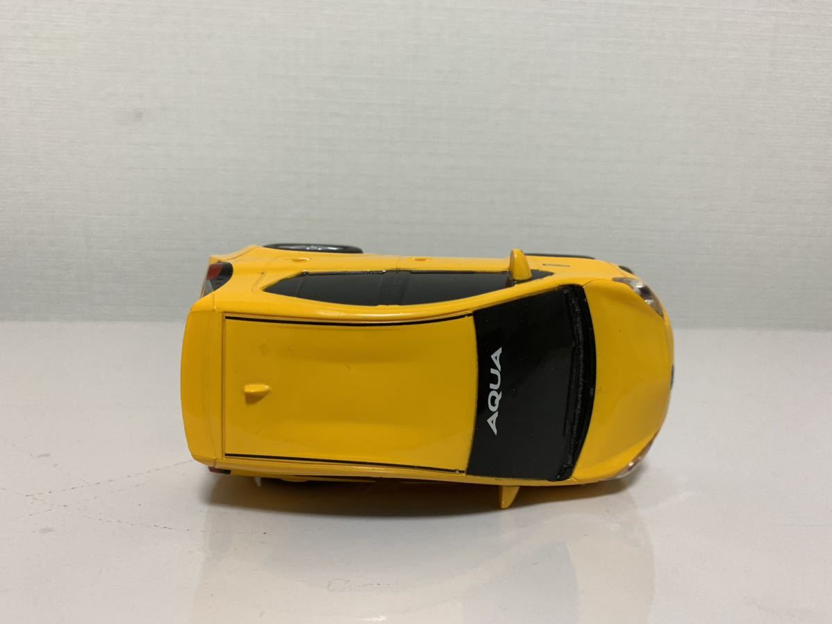 【非売品】 プルバックカー　トヨタ アクア　黄色_画像5