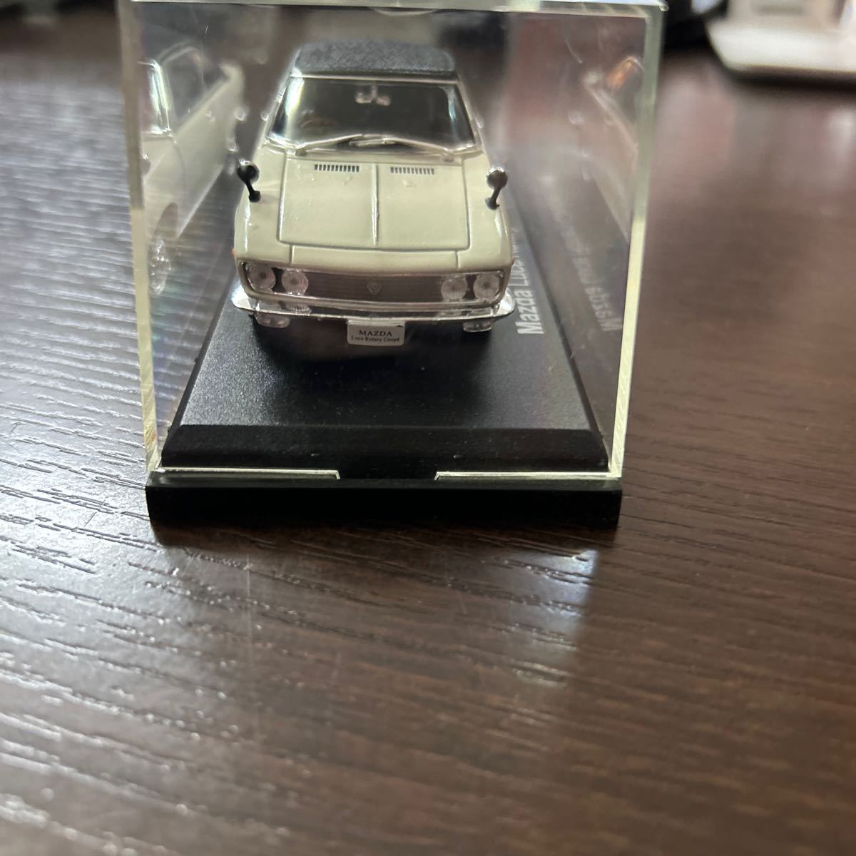 未使用品 NOREV　ノレブ　MAZDA/マツダ Luce Rotary Coupe 1969年 ミニカー　1/43 ケース付 _画像4