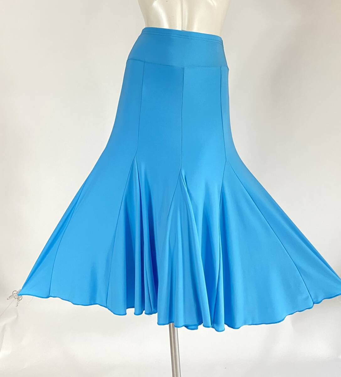 8枚ハギ切り替え　新品　ブルー　M～Lサイズ　スカート 　デモ　パーティー　社交ダンス　カラオケ_画像1