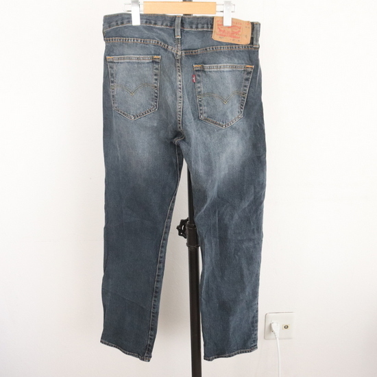 f225 2000年代製 Levis リーバイス 501 デニムパンツ■00s 表記32インチ ブルー 青 アメカジ ストリート 激安 希少 古着 卸売 90s 80s _画像2