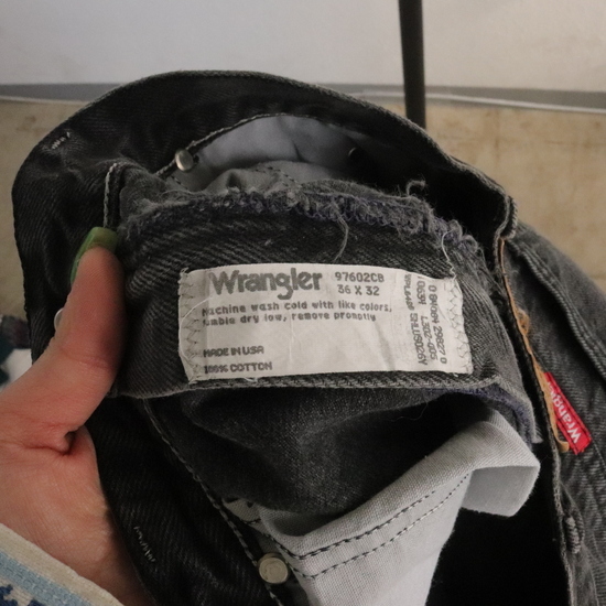 B263 90sビンテージ Wrangler ラングラー ブラックデニムパンツ USA製■1990年代製 表記36インチ 黒 テーパード ジーパン ジーンズ 古着卸_画像4