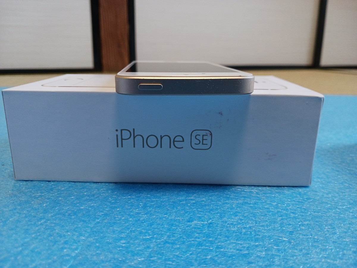 美品 iPhone SE 128GB ゴールド Apple 白ロム バッテリー容量96％_画像6