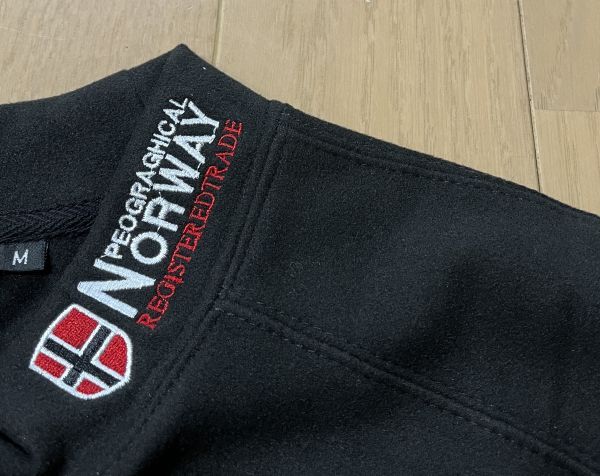 新品4269　Geographical Norway　冬用ハイネックポリエステル起毛ミドルレイヤー　ブラック　L_画像4