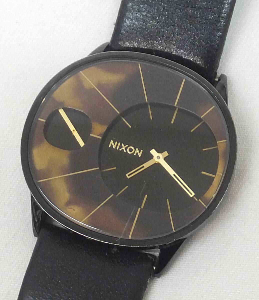 【中古動作品】★NIXON THE RAYNA ニクソン レイナ クォーツ 腕時計 ユニセックス ブラック べっ甲柄 JAPAN MOV'T 取扱説明書付_風防ガラスに小キズあります