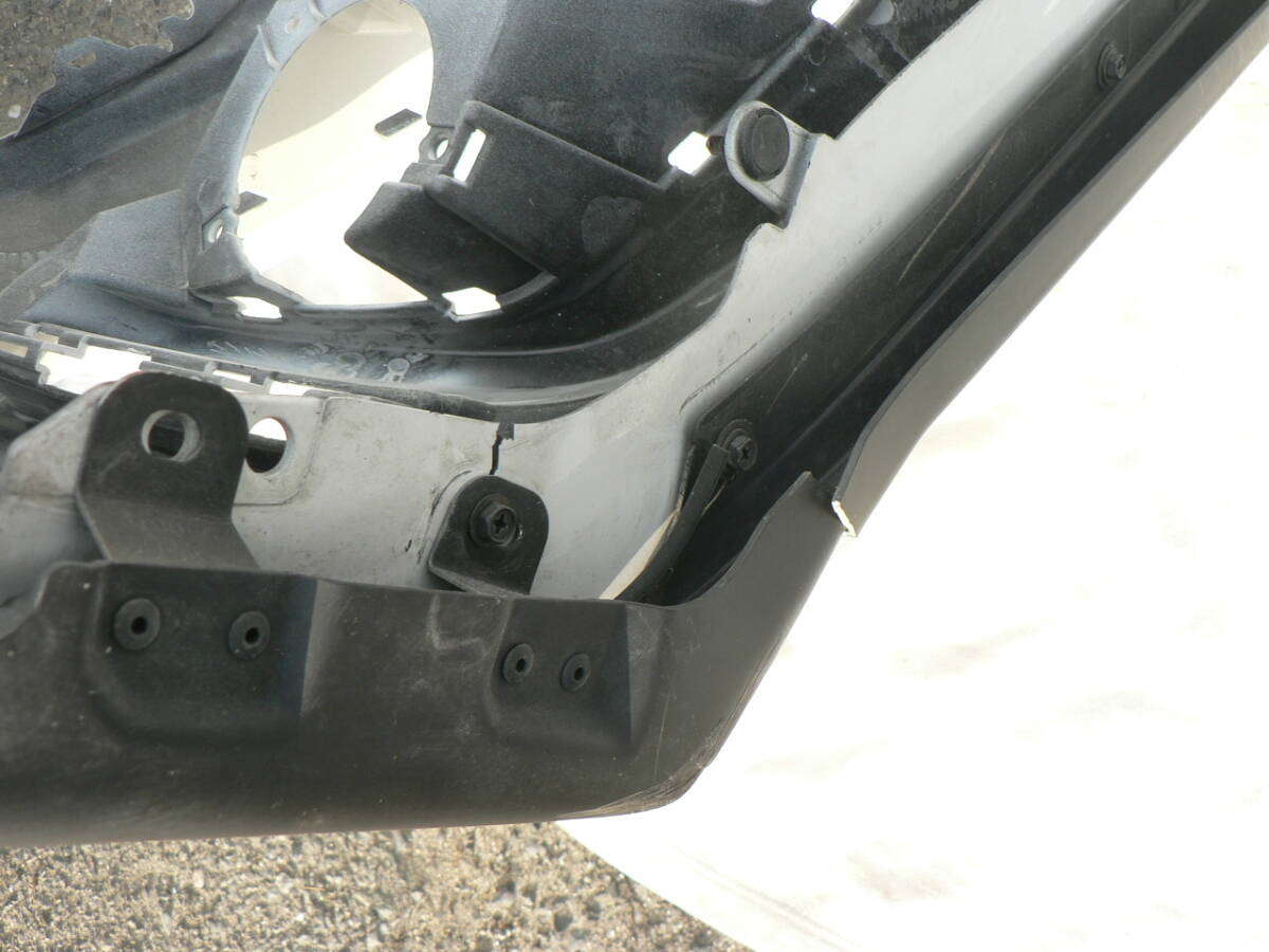 BRZ 後期 STIスポーツ フロントバンパー リップ付き(E型)_リップとバンパーの割れ部分
