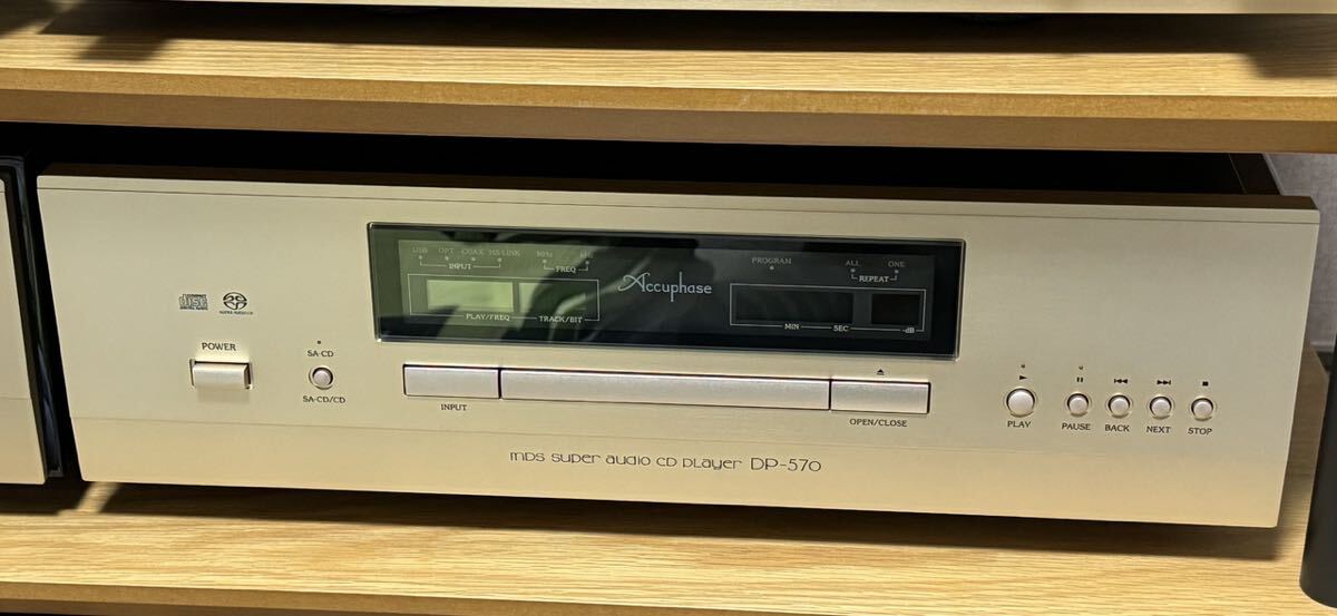 Accuphase アキュフェーズ SACD PLAYER DP-570_画像1