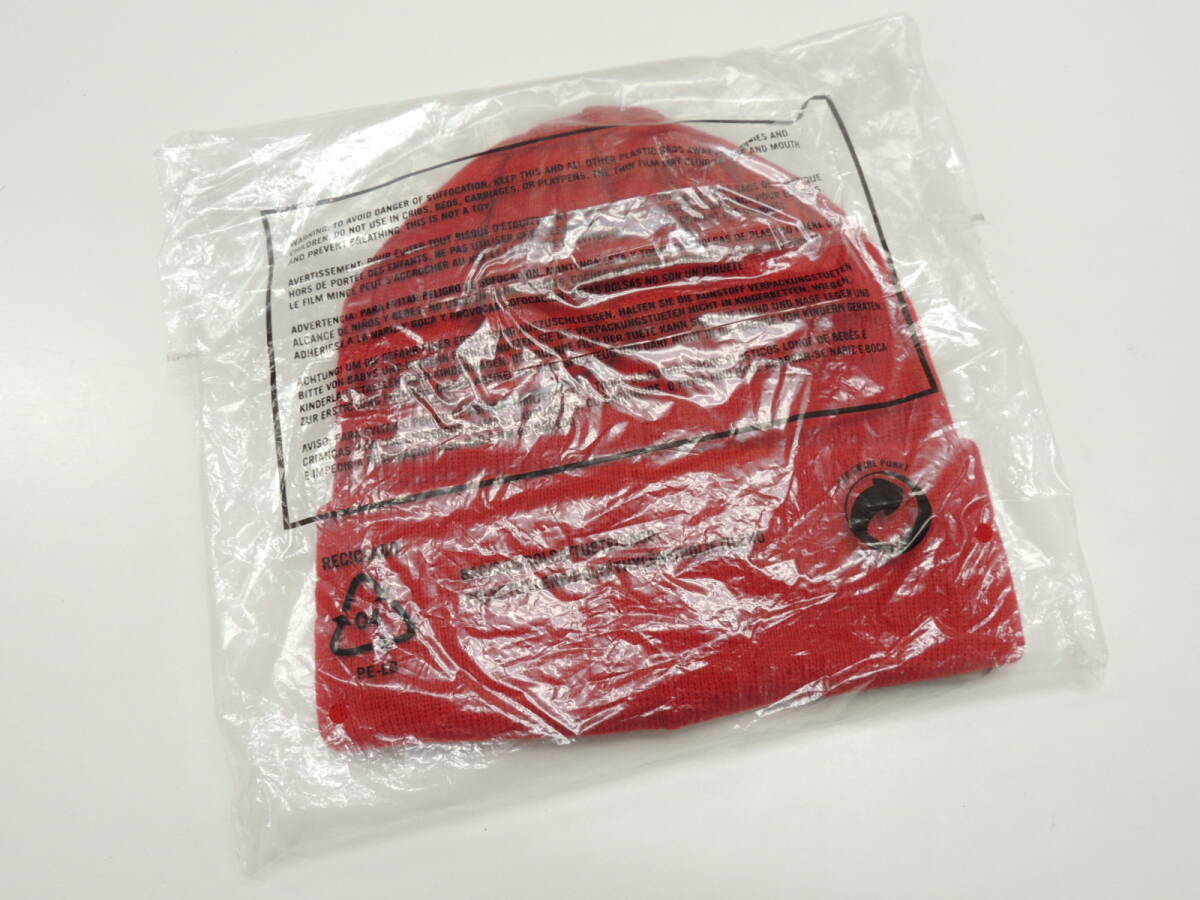 * new goods VS storm Matsumoto Jun san have on New Era NEW ERA metal plate Beanie knit cap hat pine . scarlet red 