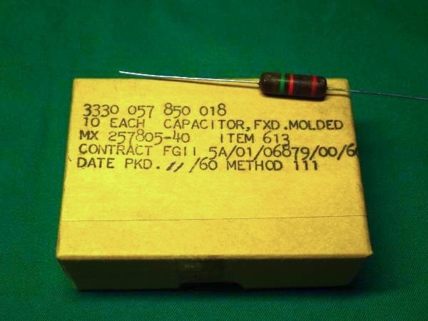 [送料込][未使用新品][軍用] 1960年製造 Bumblebee コンデンサ 0.025μF 200V 1個_画像3