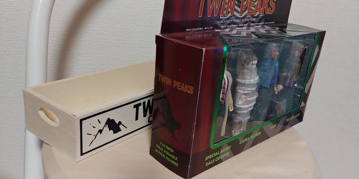 ★ツインピークス TWIN PEAKS フィギュア 日本未発売品 クーパー、ローラーパーマ、ボブ、丸太おばさん_画像6