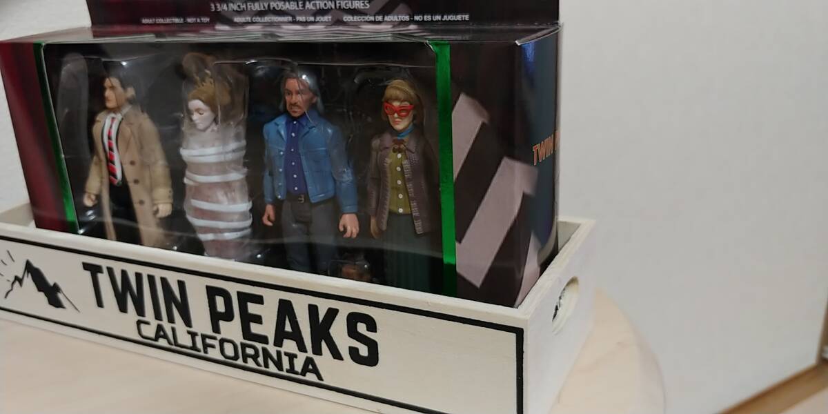 ★ツインピークス TWIN PEAKS フィギュア 日本未発売品 クーパー、ローラーパーマ、ボブ、丸太おばさん_画像7