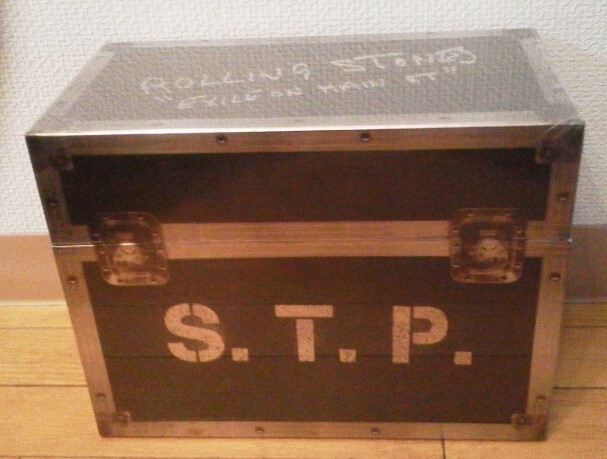 シ－ルド・新品　限定番号入り THE ROLLING STONES/1972 S.T.P"Fan Pack"_画像2