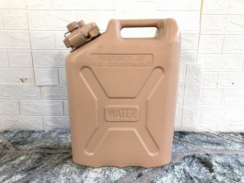 【米軍放出品】☆未使用品 ウォータータンク ポリタンク ジェリカン 5GAL 20L キャンプ アウトドア (120)☆CC25P_画像2