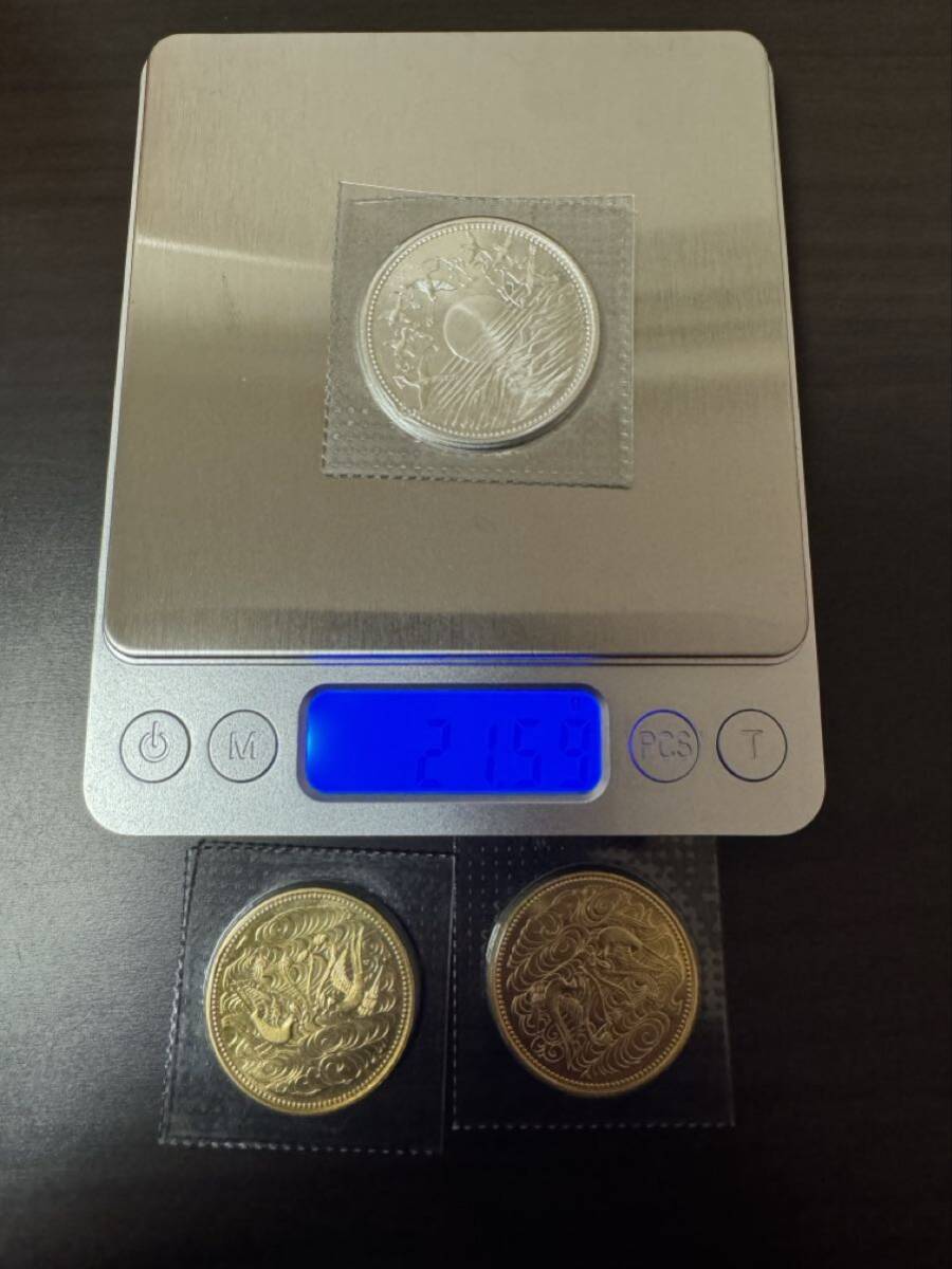  10万円金貨×2枚と一万円銀貨×2枚セット計4枚【天皇陛下御在位60年記念 金貨】ブリスターパック未開封　記念硬貨 _画像8