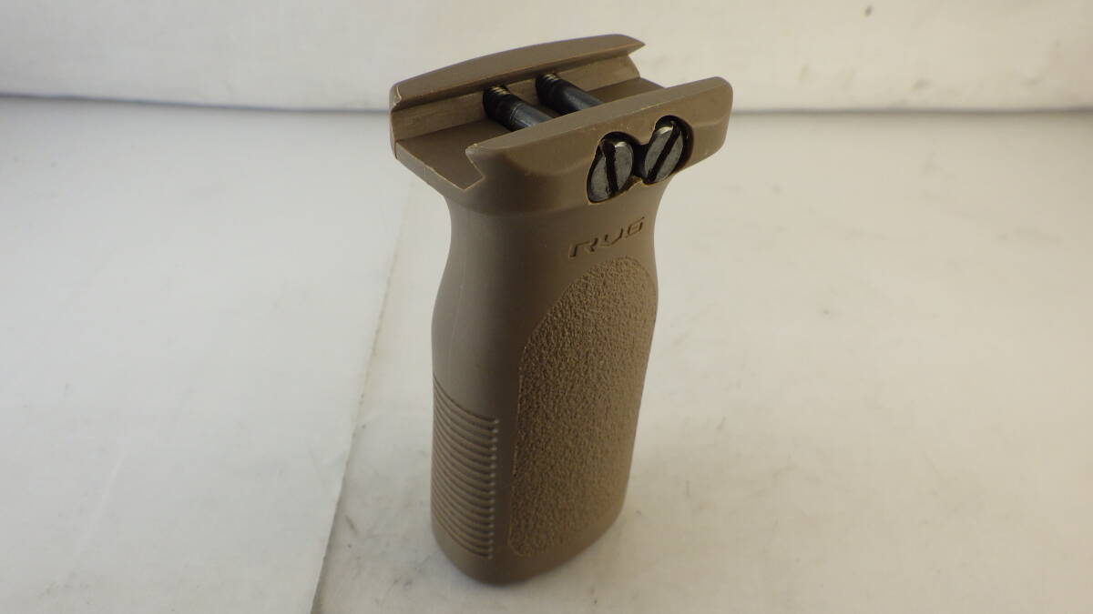 MAGPUL type MOEfoa grip DE A