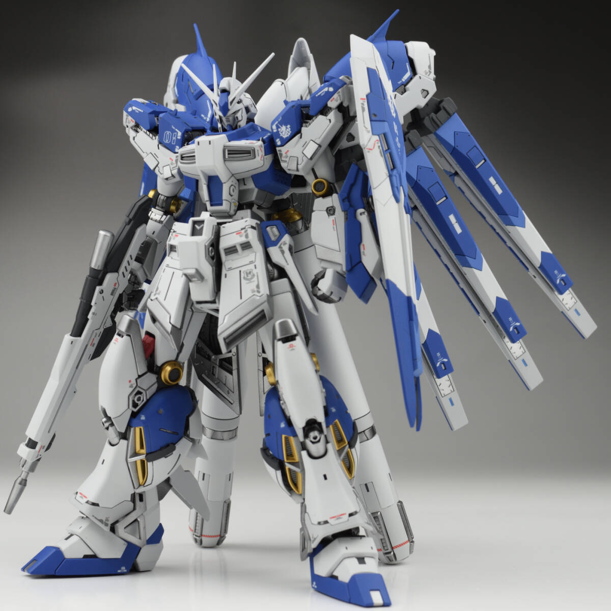 RG 1/144 RX-93-ν2 Hi-νガンダム 塗装済み完成品の画像7