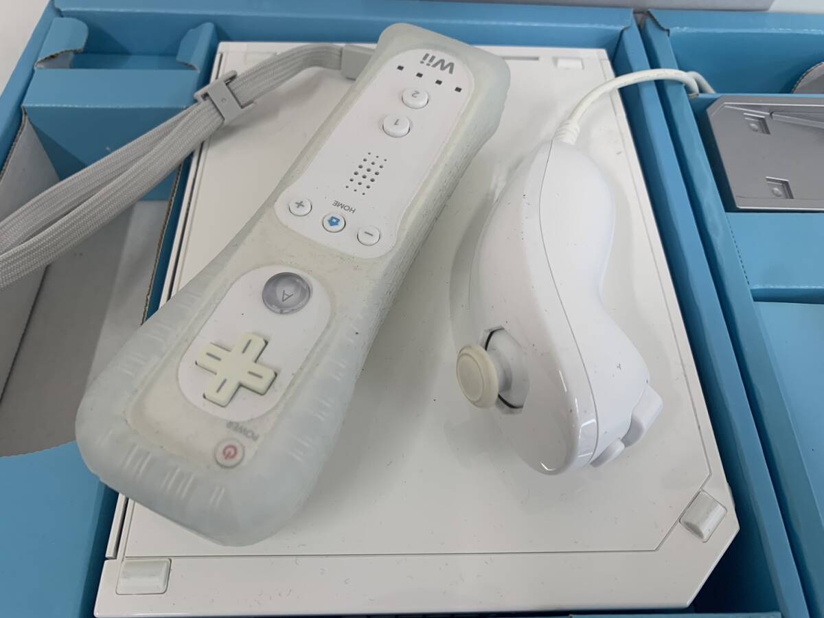 【D251】任天堂 Wii WiiU 本体 Proコントローラー 他 周辺機器 ゲーム機 CYBER・D端子ケーブル まとめ売り 動作未確認♪_画像2