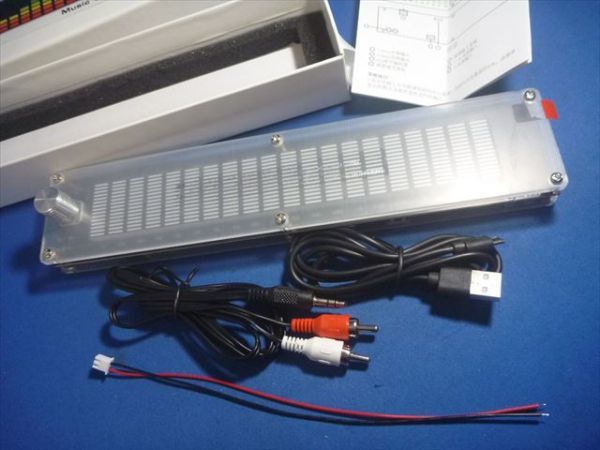 LEDスペクトラムアナライザ/DSPあり版完成品　LEDスペアナ　自作オーディオ組み込みや車載にも、_新品箱入（保護フィルム剥がしていない）