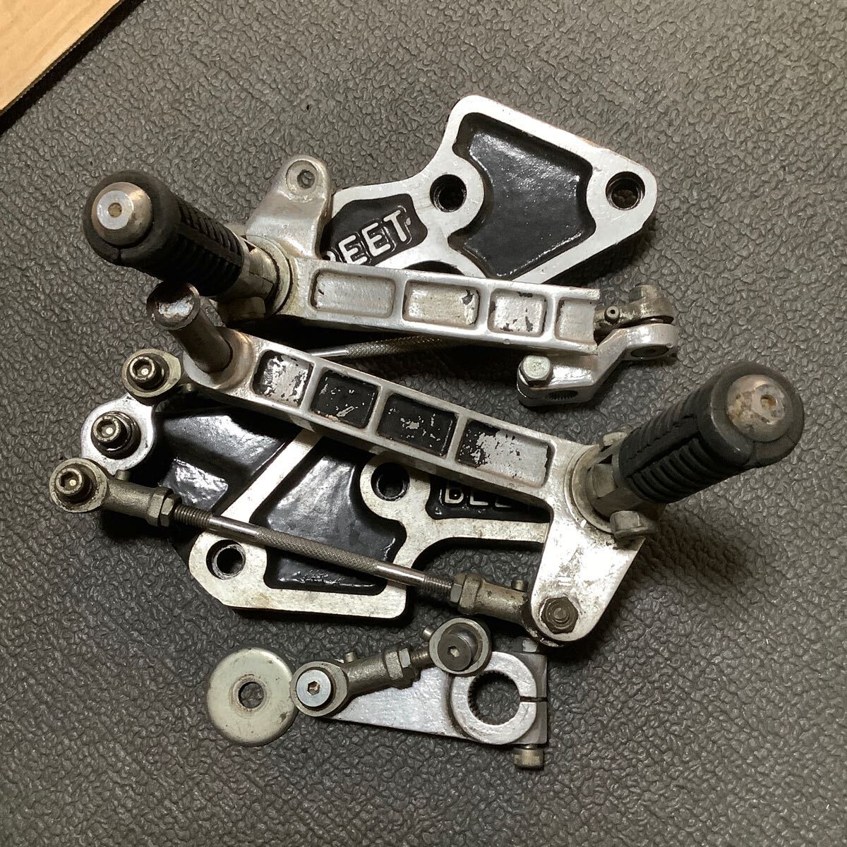 Yahoo!オークション - 当時物 CBX400F BEET バックステップ 希少 Yahoo!オークション - 当時物 CBX400F BEET バックステップ 希少