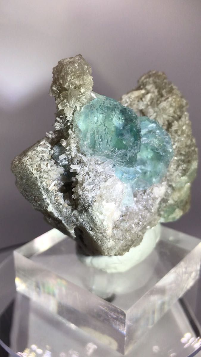 ブルーグリーンゾーニングフローライト　原石　 鉱物　標本　宝石　鉱石　パワーストーン　天然石　コレクション　置物