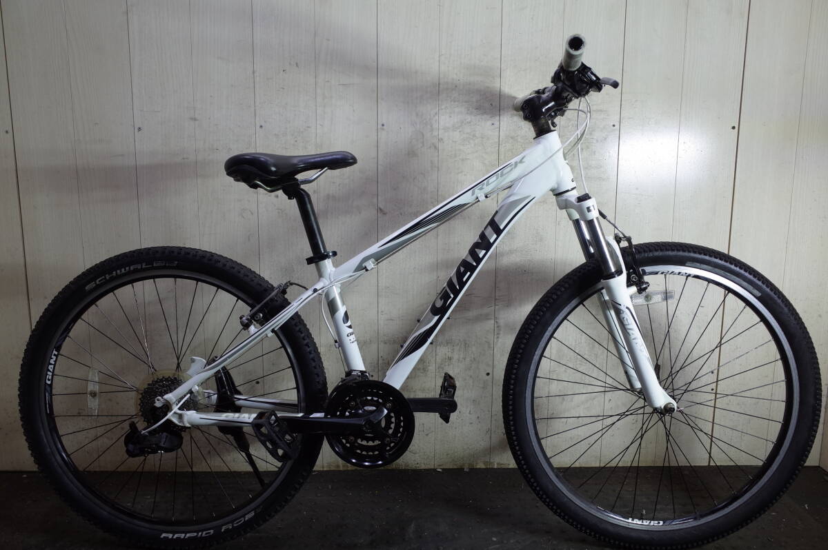 人気良品！GIANT ROCK 26型 アルミ 21速 350mm WHITE MTB