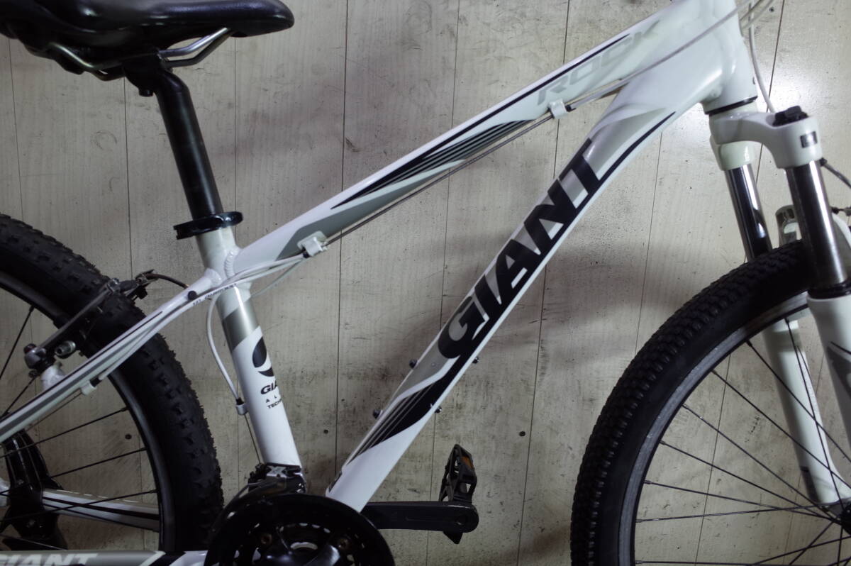 人気良品！GIANT ROCK 26型 アルミ 21速 350mm WHITE MTBの画像10