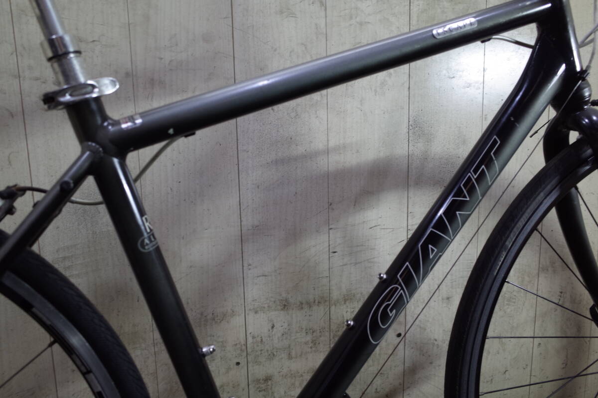 人気良品！GIANT ESCAPE R3 700C アルミ 24速 465mm GREY クロスバイクの画像4