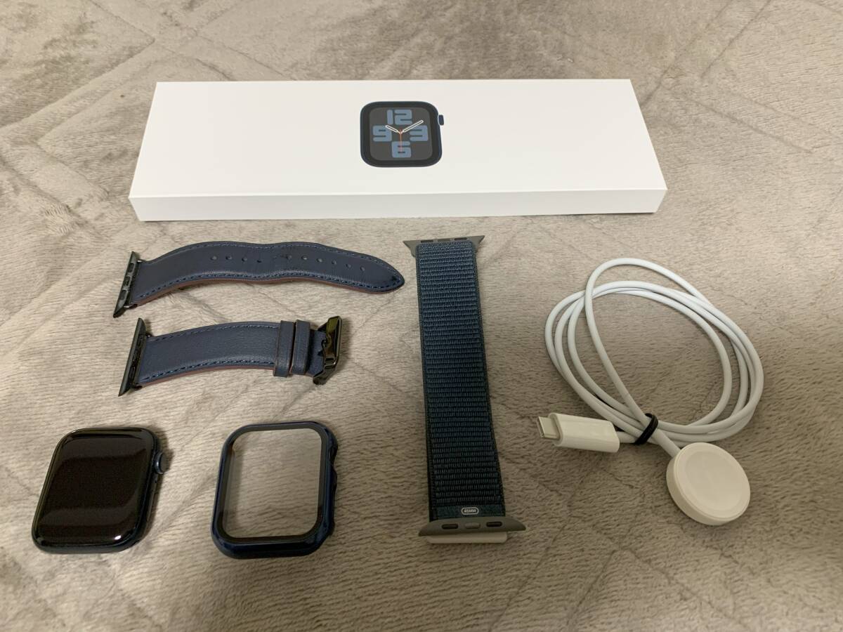 【極美品】Apple Watch SE 第2世代 44mm GPSモデル ミッドナイトアルミニウムケース/ミッドナイトスポーツループ（オマケ付き）の画像2