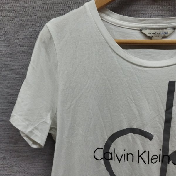 C648 Calvin Klein Jeans カルバンクラインジーンズ 半袖 Ｔシャツ カットソー ビッグ アイコン ロゴ シンプル メンズ ホワイト サイズ Mの画像2