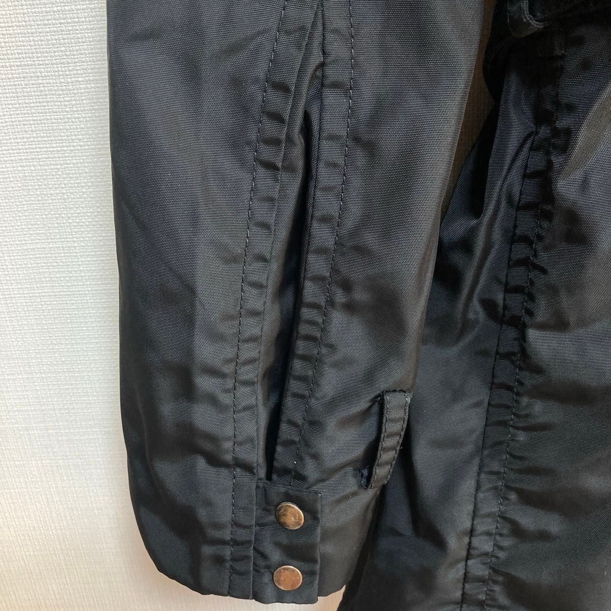 美品イタリア製　レディーストレンチコート　アウター　ジャケット　黒　長袖